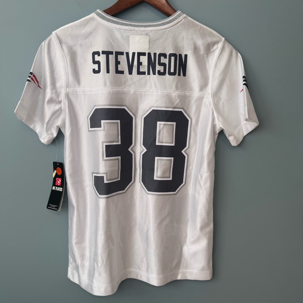 NFL New England Patriots Rhamondre Stevenson #38 Girls Jersey XL 14/16 White NWT - Picture 2 of 10
